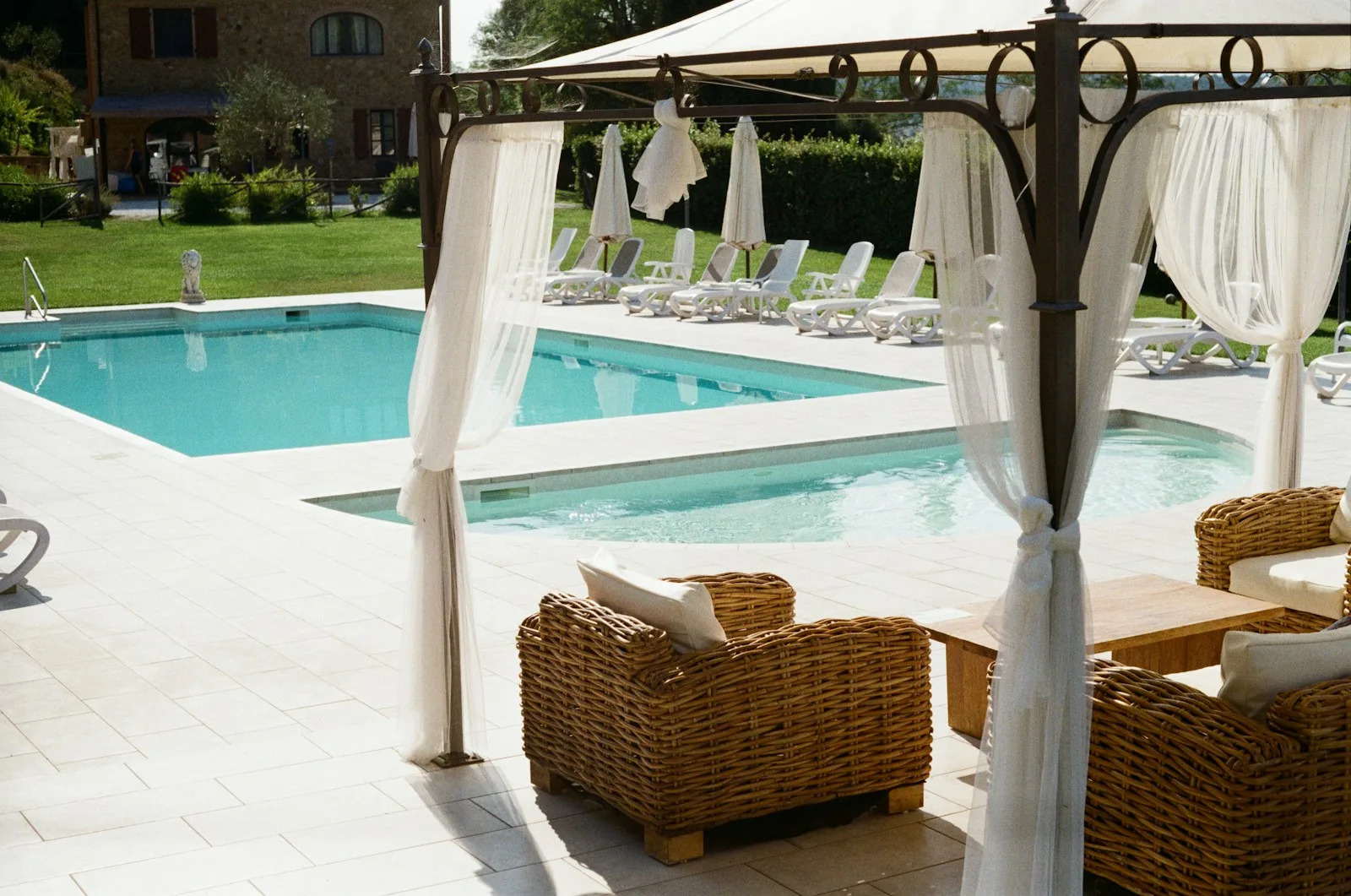 Casale di campagna con piscina e gazebo — foto 2