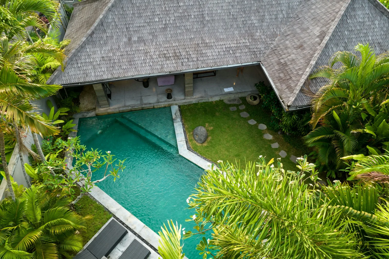 Piscine per villa immersa nel verde — foto 1