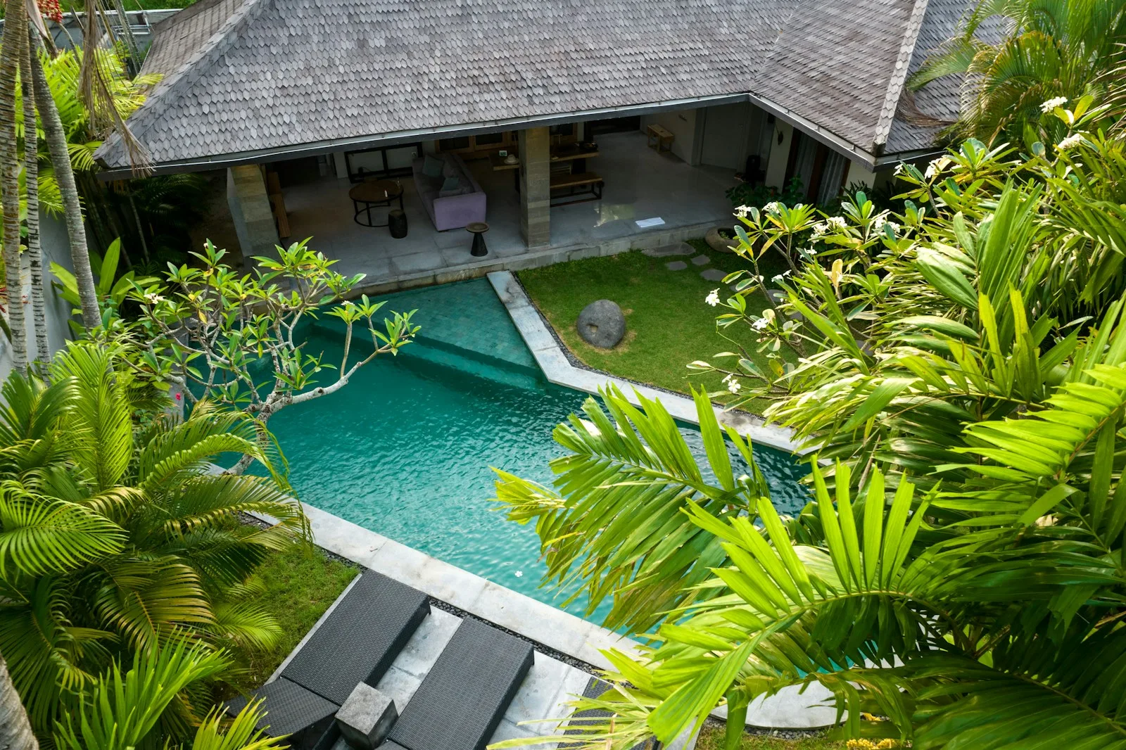 Piscine per villa immersa nel verde — foto 2